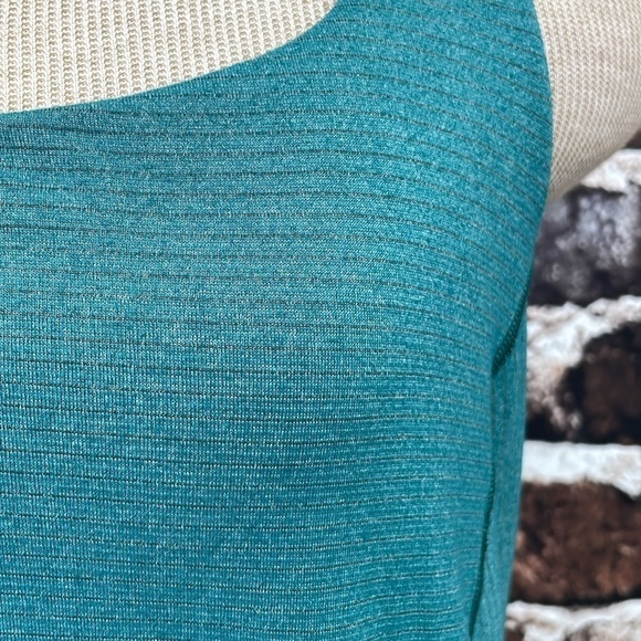 Lululemon Tank Top Women's 8 Green Sleeveless Athletic Built-in Bra - Picture 8 of 13